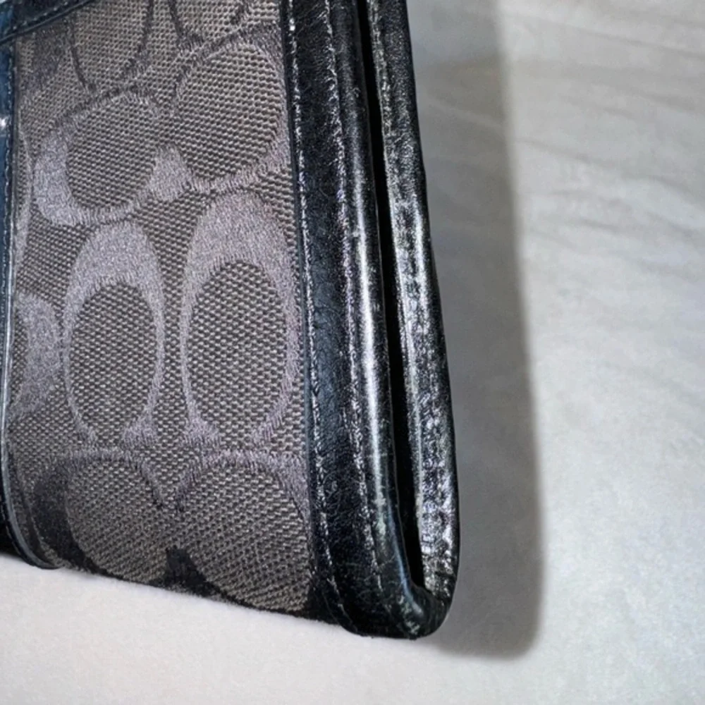 ‼️SOLD‼️Coach Women's‎ Black Square Shape Front Zipper Wristlet/Wallet - Picture 10 of 14